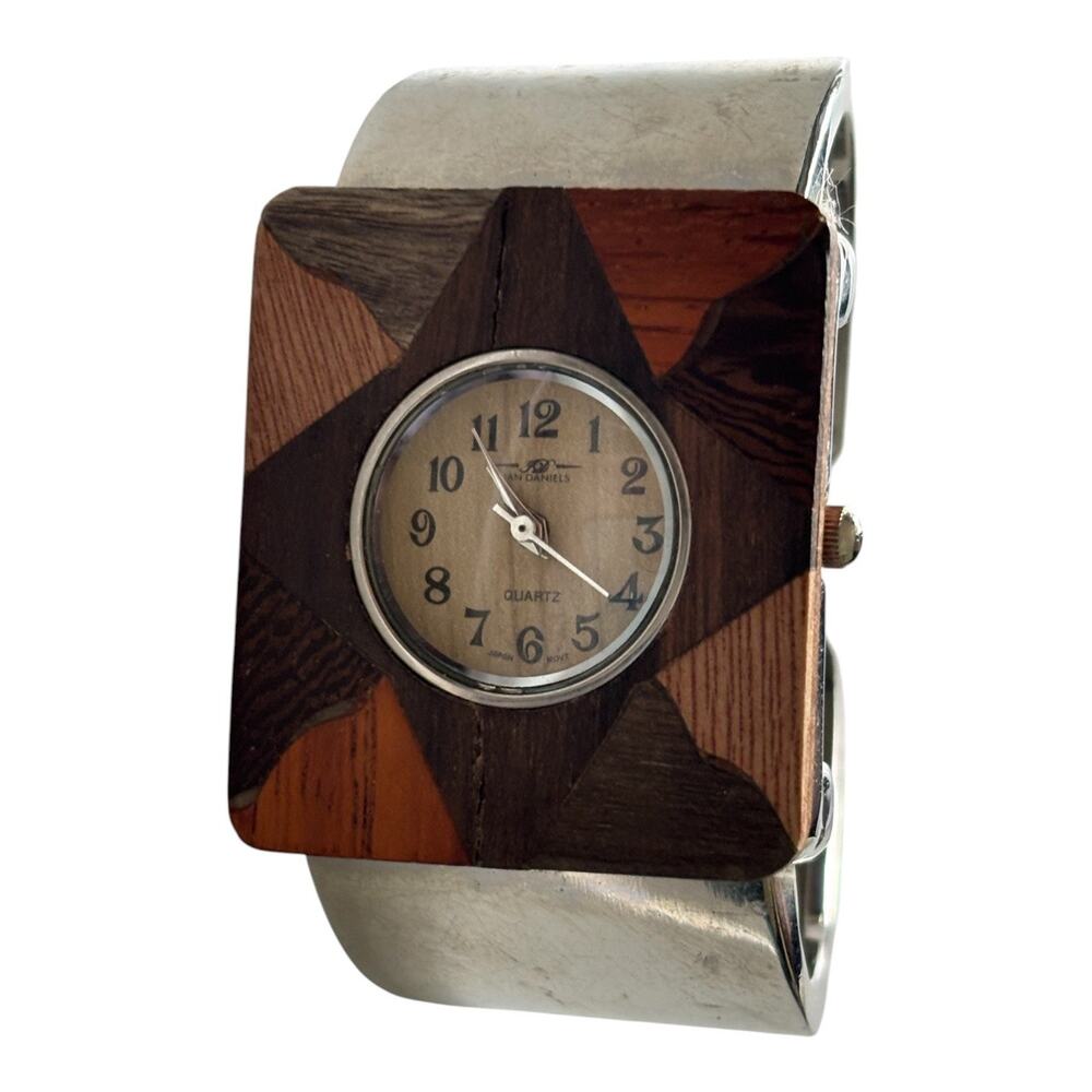 Ian Daniels Analog Wristwatch Brown & Tan Watch Wood Face NEW BATTERY RUNS!